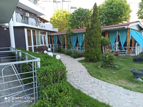 Primorski Apartamento | Danita Apartments & Diva restaurant BBQ&pool bar