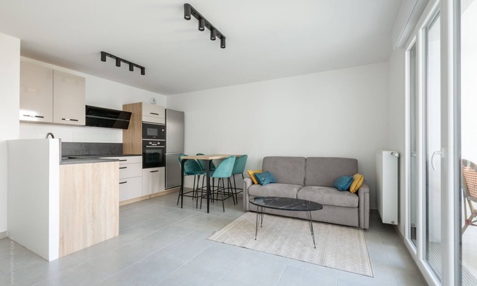 Chessy Apartamento | Dans le Pré by Plaza-Apartamento-Baño con ducha