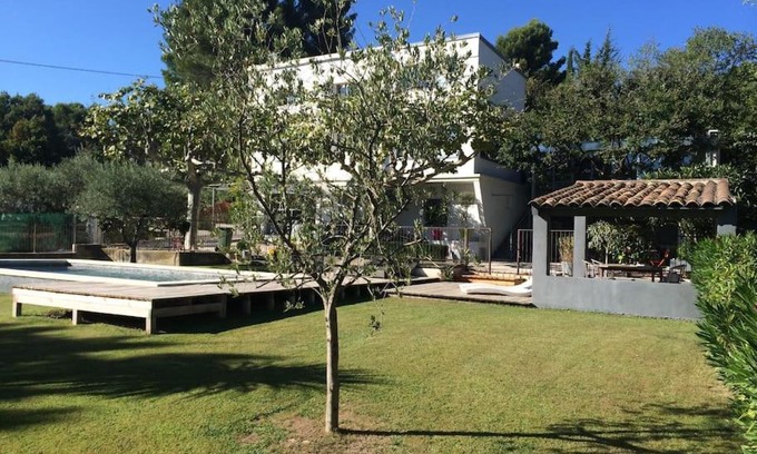 Eguilles Apartamento | DANS UN ECRIN DE VERDURE, BEL APPARTEMENT EN RDC