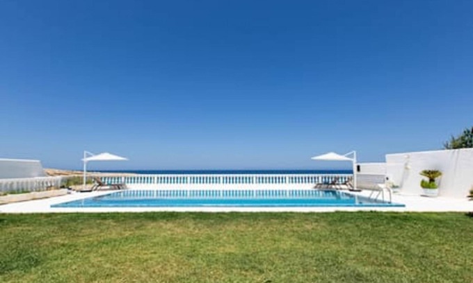 Rafraf Casa | Dar Barsha: Beach front white sand and happiness