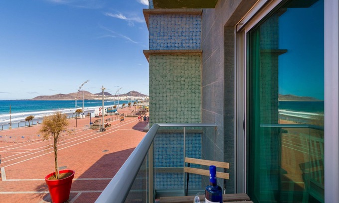 Las Palmas de Gran Canaria Chalet De Esquí | Dark Sand By CanariasGetaway