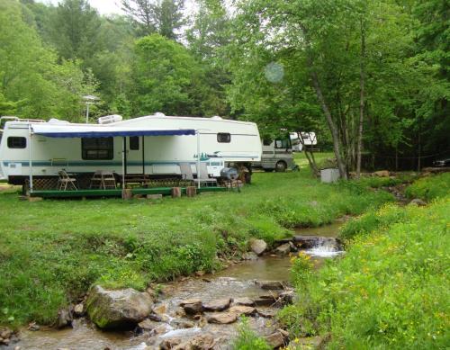 Elk Park Otro | Dark Ridge HideOut