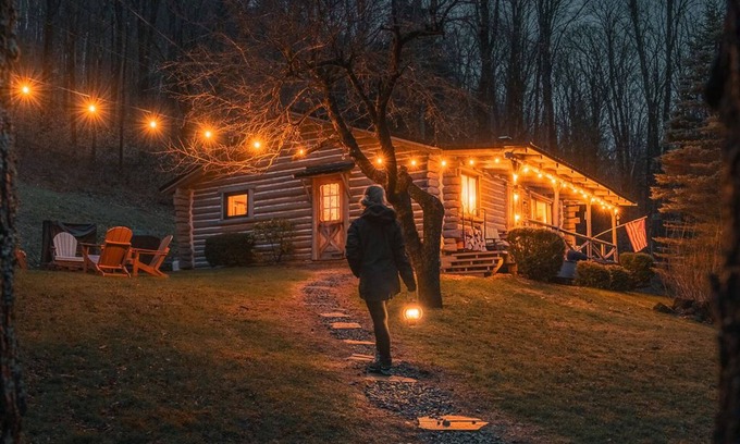 Ulysses Cabina | Dark Sky Escape | Fire Pit + Forest Porch Vibes