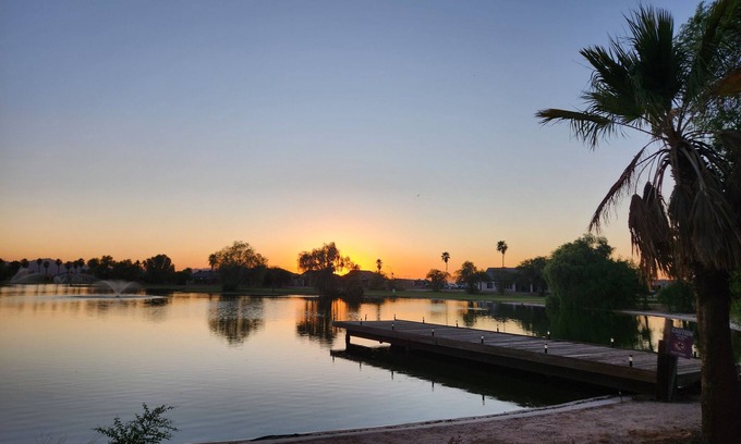 Wellton Casa | DARLENES ON THE PIER Snowbird Seasonal rental on the lake!