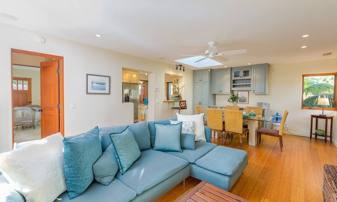 West Mesa Casa | Darling, Beach-Close, 6 Blocks to Bch Stairs, Walk to Dine, Shop, Park, Grocery