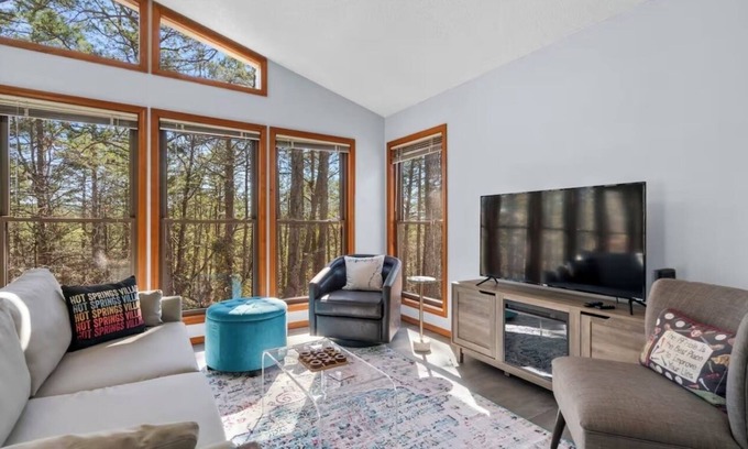 Hot Springs Village Casa | Darling HSV Home just minutes from Main Gate!