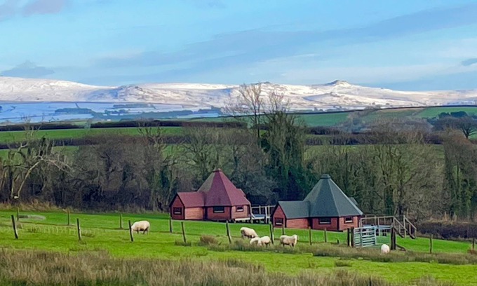 Okehampton Cabina | Dartmoor Eco-Pod (Oak Tree Lane) Gorgeous rustic charm