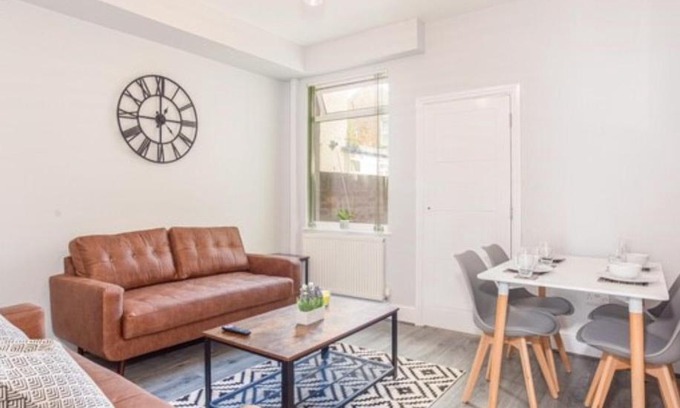 North Wheatley Casa | Darwin House -Gainsborough Luxury Contractor Home From Home & Family Getaway
