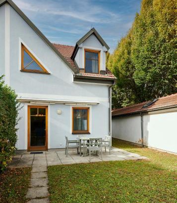 Lutzmannsburg Casa | DAS BURGENNEST, Bademantelgang zur Therme Lutzmannsburg, Garten, Parkplatz