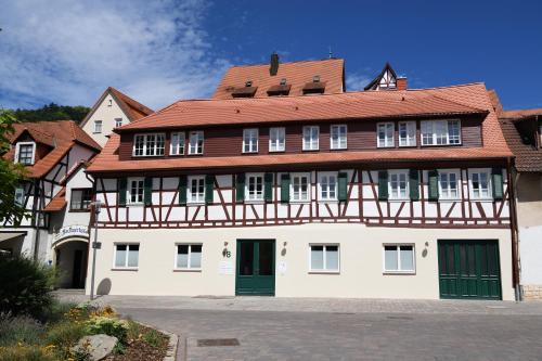 Heppenheim Apartamento | Das schiefe Haus Wohnung Festspiele