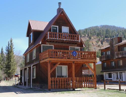 Red River Casa | Das Hartmann Haus - WiFi - Washer - Dryer - Grill - Fireplace