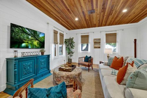 Fredericksburg Casa | Das Sweet Peach - Fire Pit & Close to Main St