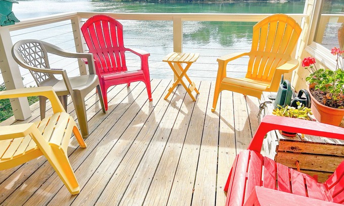 East Boothbay Cabina | DASH INN | 3 Bed, 2 Bath