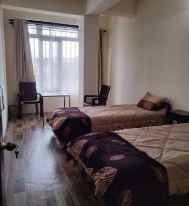 Laitumkhrah Cama Y Desayuno | Dasukbnb