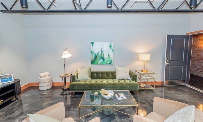 Jacksonville Hotel | Date Night Redefined!! Boutique Hotel **Must See**