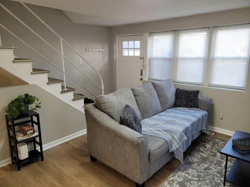 Joslyn Castle Apartamento | Davenport Dwellings-Three Bedroom