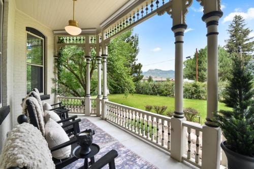 Heber Casa | DavidFisher House historic lux Sleeps 12 4br3ba
