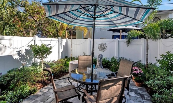 Davis Islands Casa | Davis Islands townhome with 2 private courtyards
