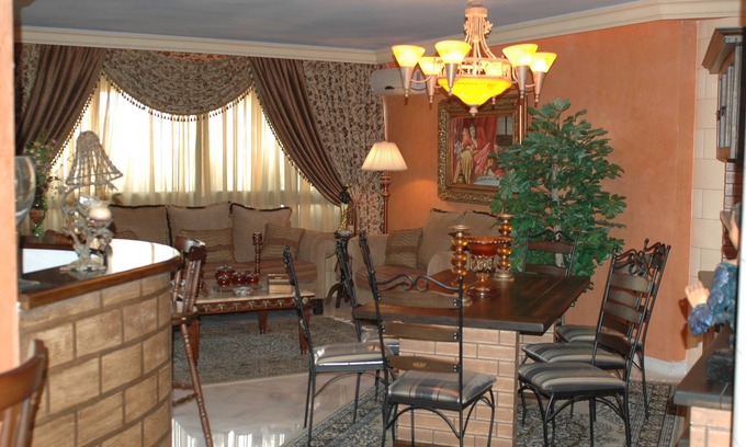 Beiteddine Apartamento | Dawhet El Hoss, Vista al Mar, Amplio apartamento para zona tranquila y relajante