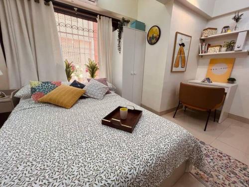Bandra West Apartamento | Dawn - A Spacious Modern Studio in Bandra at Almeida Park by Connekt Homes