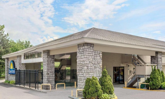 Columbus Hotel | Days Inn by Wyndham Columbus Fairgrounds