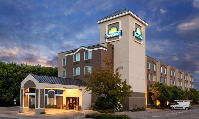 Eagan Hotel | Days Inn by Wyndham Eagan Minnesota Near Mall of America
