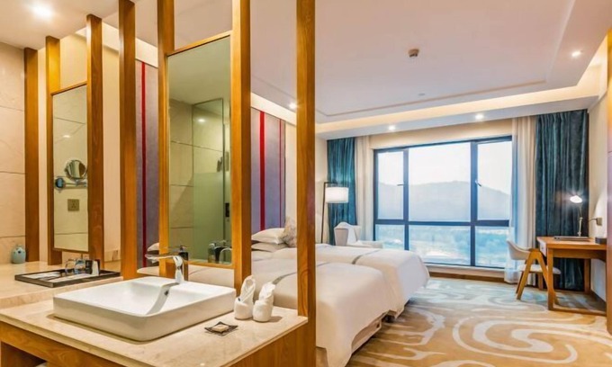 Xihu Hotel | Days Inn by Wyndham Hangzhou Zhuantang