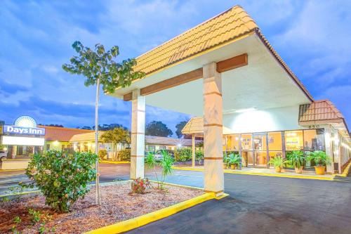 United Central Hotel | Days Inn by Wyndham St. Petersburg Central