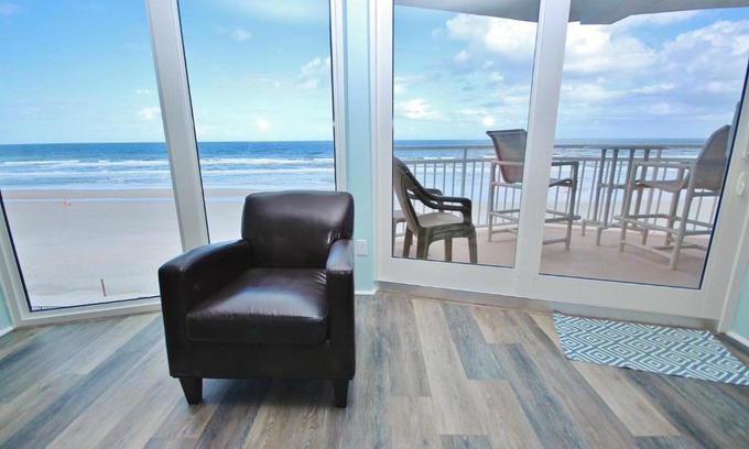 Daytona Beach Shores Casa | Daytona White Surf 405