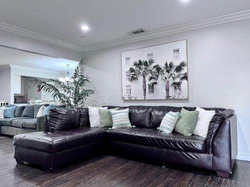Hermosa Village Casa | Dazzling 5 Bedroom Pool Home 1/4 Mile To Disney