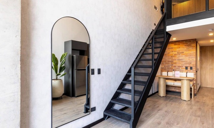 Barrios Unidos Apartamento | Dazzling Duplex in Virrey