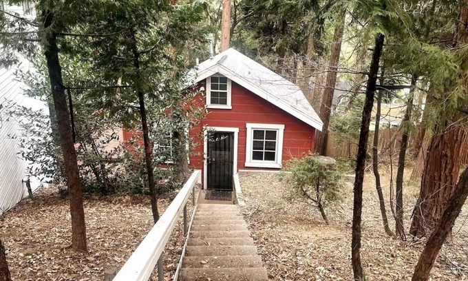 Crestline Cabina | DB Family Cabin
