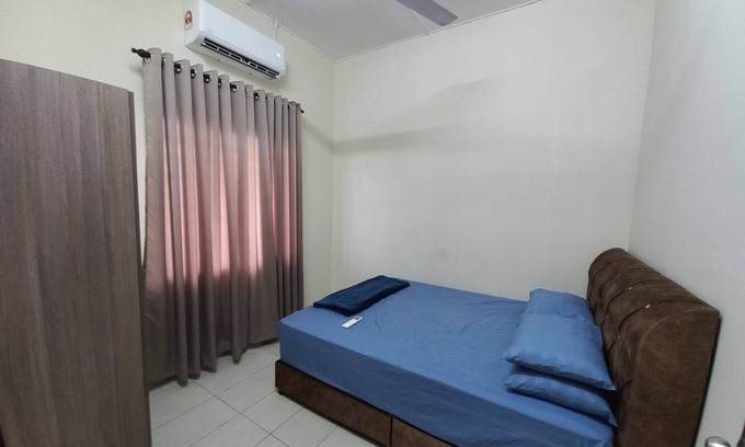 Shah Alam Casa | DC Garden Homestay 6 with Netflix, WiFi & Private Balcony in Shah Alam