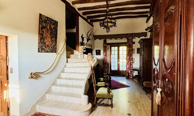 Nevoy Casa | 5-bedroom family home for 10 people