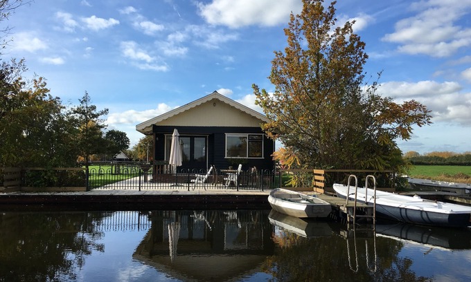 Municipality of Stichtse Vecht Casa | Pequeña casa de campo, justo en el lago, propietario privado, en el área de conservación