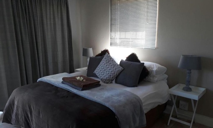 Clarens Apartamento | de Klerens Gems : Emerald Self Catering Unit