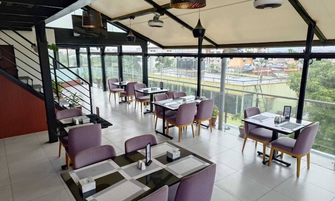 Bengaluru Hotel | De Mandarin