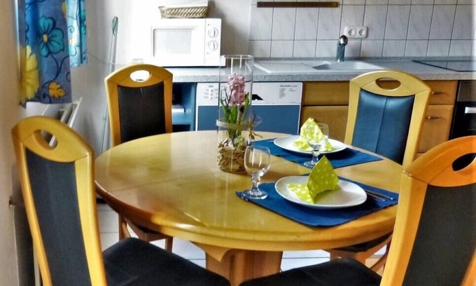 Neukirchen bei Sulzbach-Rosenberg Apartamento | Idyllic vacation apartment with terrace surrounded by greenery