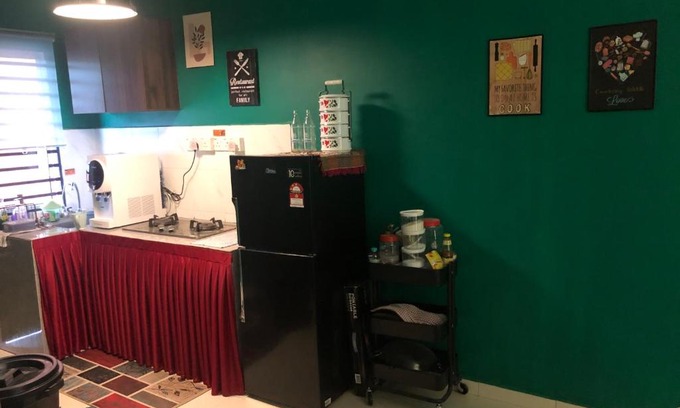 Si Rusa Casa | De.One Homestay