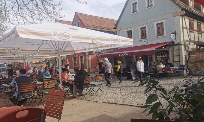 Naundorf Apartamento | Apartment with balcony, only 200 meters from the village square Altkötzschenbroda on the Elbe cycle path.