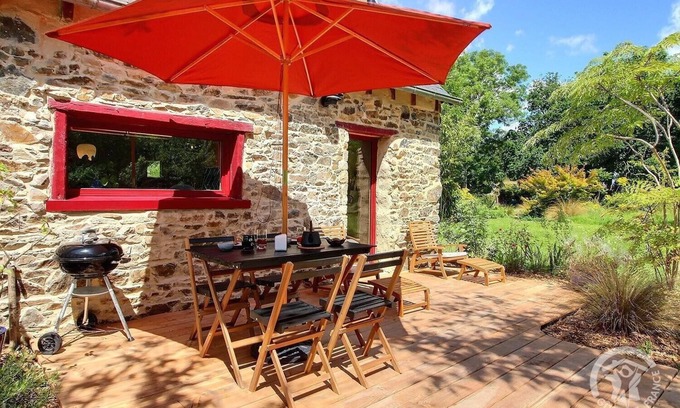Saint-Clet Casa | De Rulinen - Orchard side