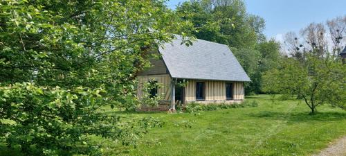 Eturqueraye Casa | De terre et de bois.