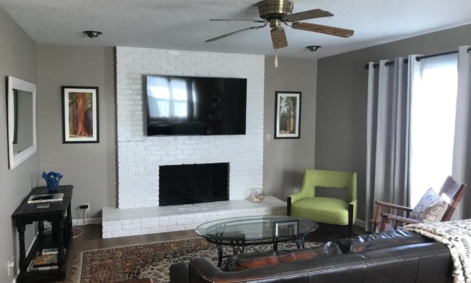 Eureka Casa | Dean Getaway