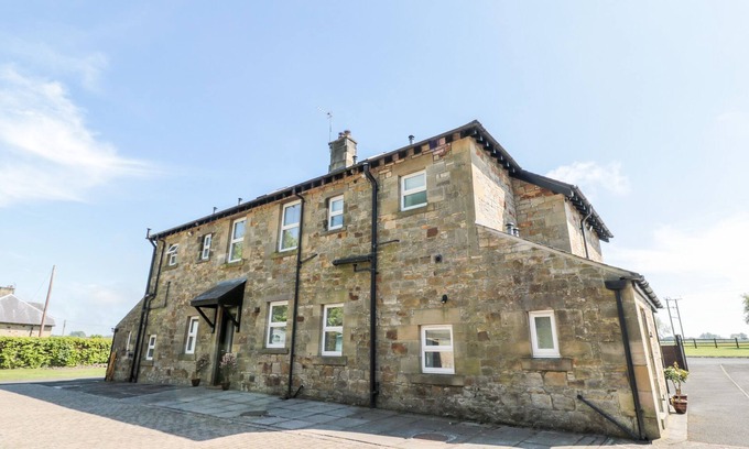 Alnwick Cabaña | DEANRISE, pet friendly, character holiday cottage in Alnwick