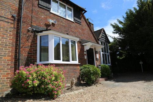 Brunel Cama Y Desayuno | Debden Guest House