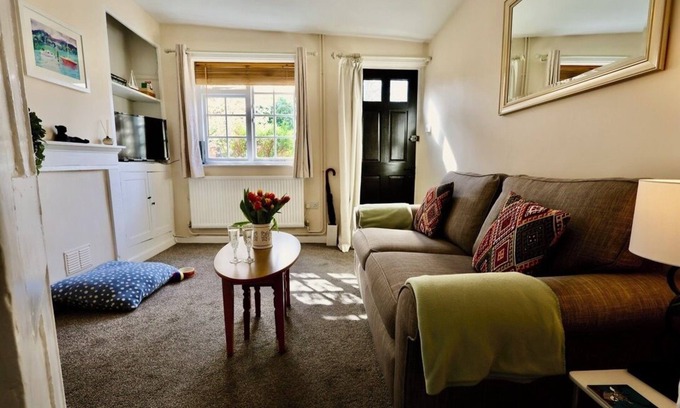 Martlesham Heath Cabaña | Deben Cottage – Alojamiento que Admite Perros en el Corazón de Woodbridge