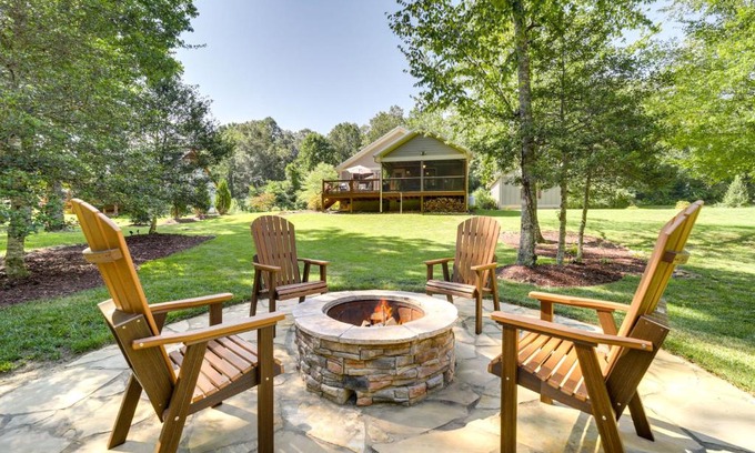 Cullowhee Casa | Deck and Mtn Views Riverfront Cullowhee Home