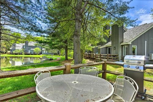 White Haven Casa | Deck and On-Site Fishing Pond Lake Harmony Home!