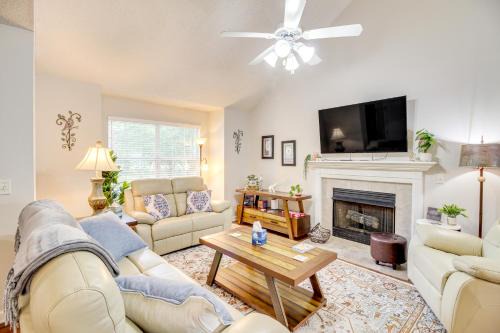Pooler Casa | Deck and Yard Savannah Area Retreat!