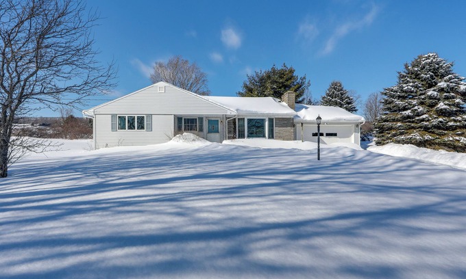 West Eaton Casa | Deck & Fire Pit: Cozy Escape in Morrisville!
